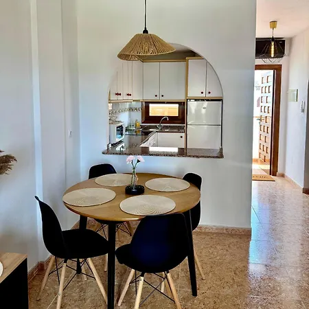 Sunny Escape Apartament